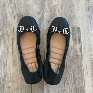 Me Too OLYMPIA BALLET FLAT W/ ORNAMENT